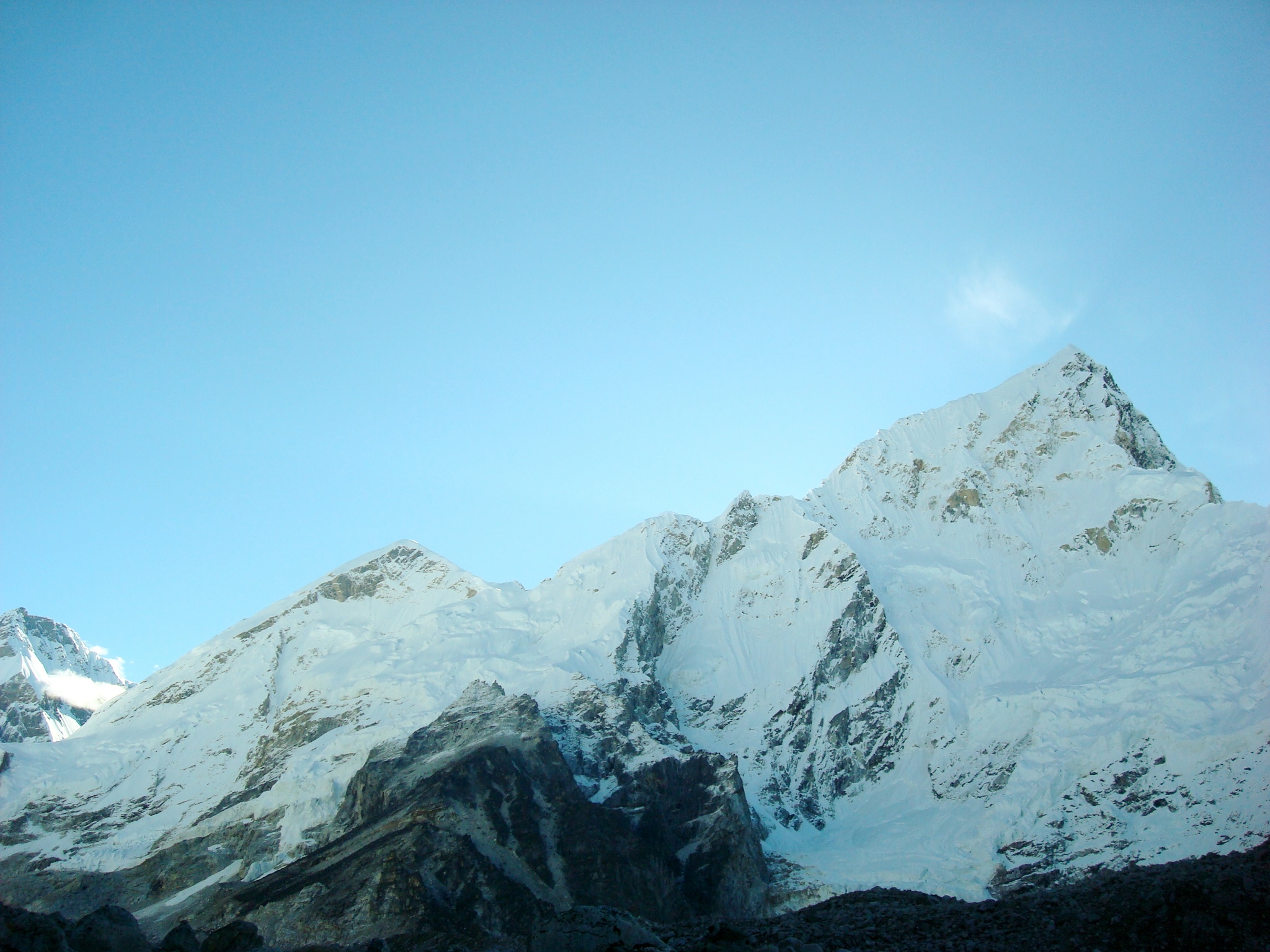 Everest Base Camp – The base to the top of the world : Landing in one of the most dangerous runways, Lukla